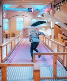 Barn springer på Löparbanan
