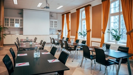 Conference room in gold for up to 50 people