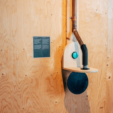 Dammsugare mot plywood experiment