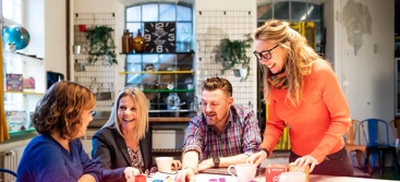 Fyra personer fortbildar sig