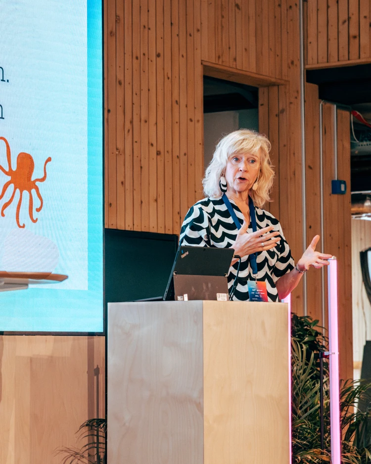 Pia Kronqvist presenterar kring STEM i Söderälje