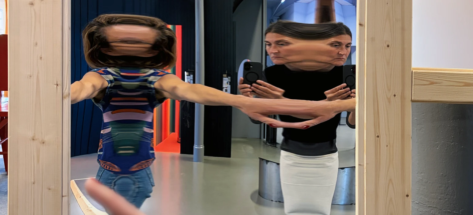buktig spegel
