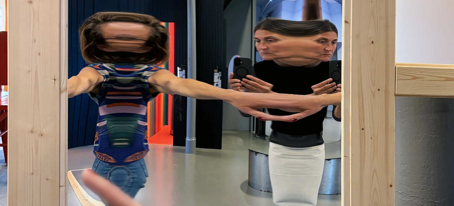 buktig spegel