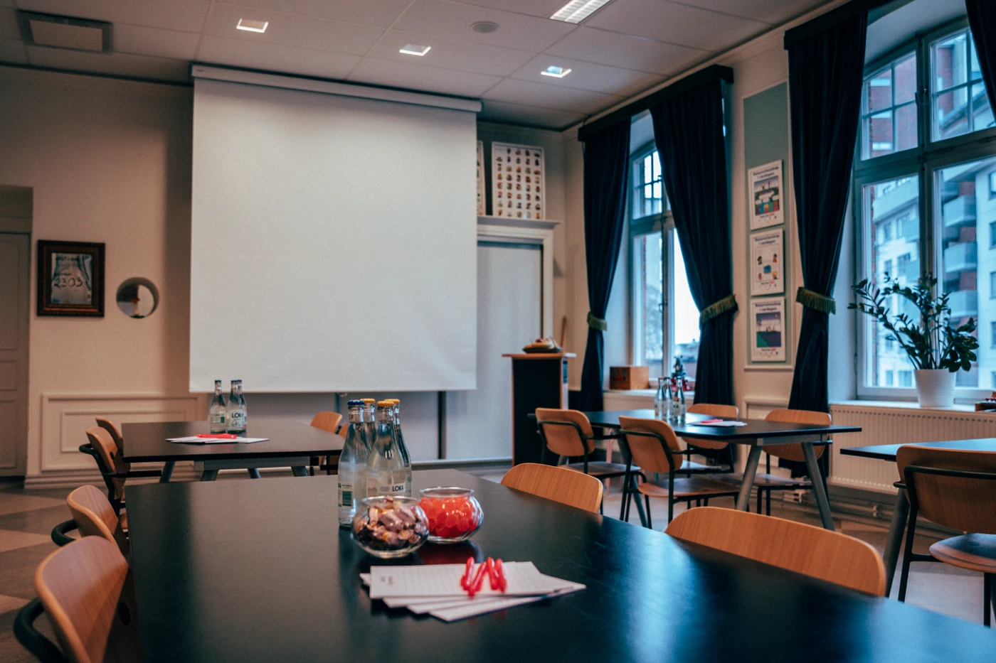 Större konferensrum för upp till 50 personer
